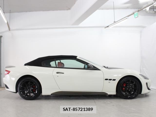 Maserati GranCabrio 2012-07 8329201-10