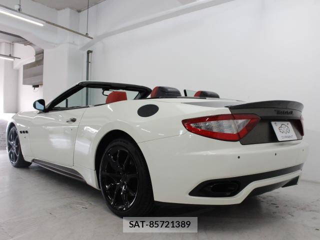 Maserati GranCabrio 2012-07 8329201-6