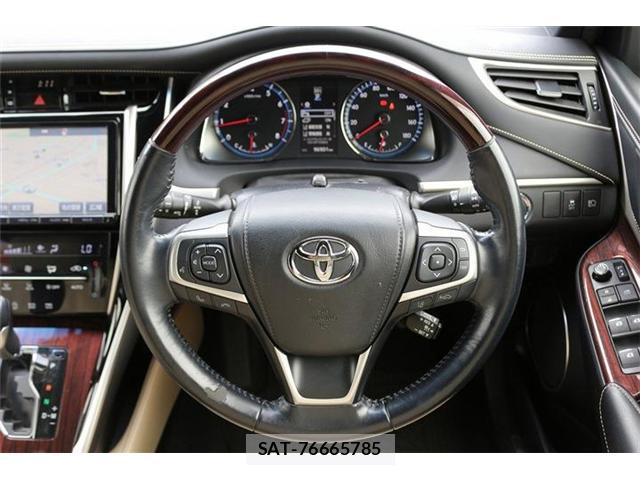 Toyota HARRIER 2014-08 8328425-16