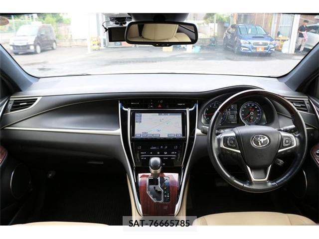 Toyota HARRIER 2014-08 8328425-17