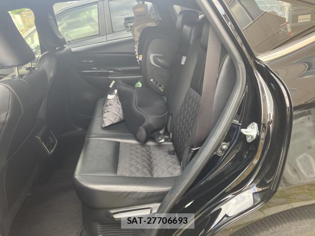 Toyota HARRIER 2019-08 8329968-12