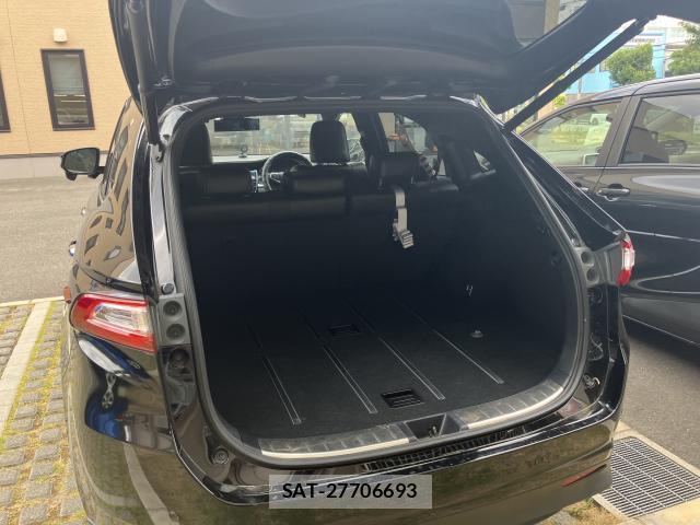 Toyota HARRIER 2019-08 8329968-8