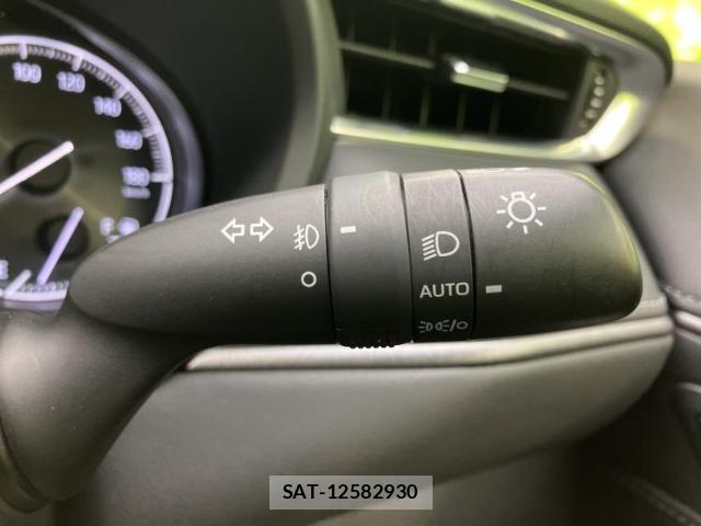 Toyota HARRIER 2021-03 8330564-16
