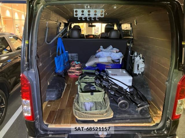Toyota HIACE VAN 2019-04 8327988-11