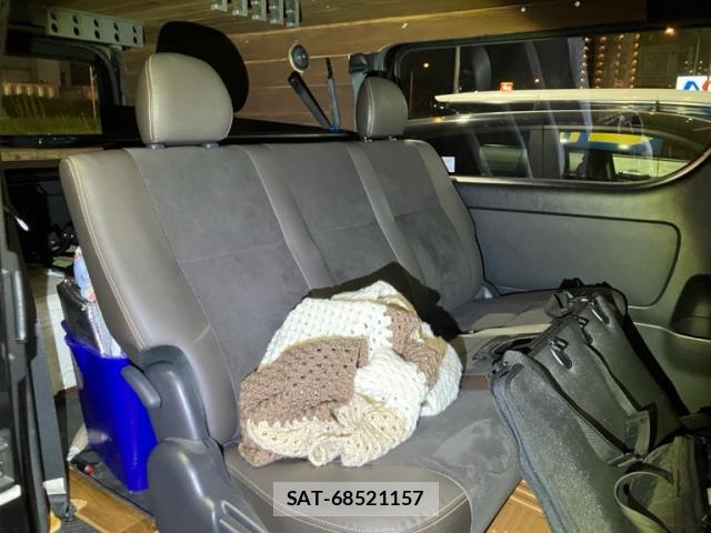 Toyota HIACE VAN 2019-04 8327988-14
