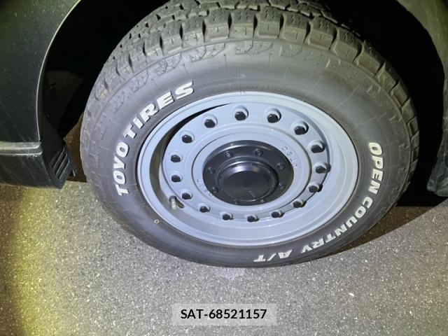 Toyota HIACE VAN 2019-04 8327988-5