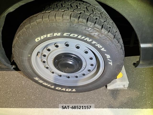 Toyota HIACE VAN 2019-04 8327988-6