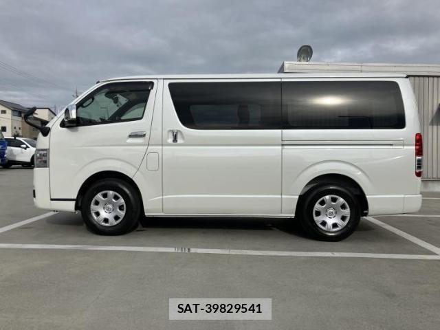 Toyota HIACE VAN 2026-01 8328001-1