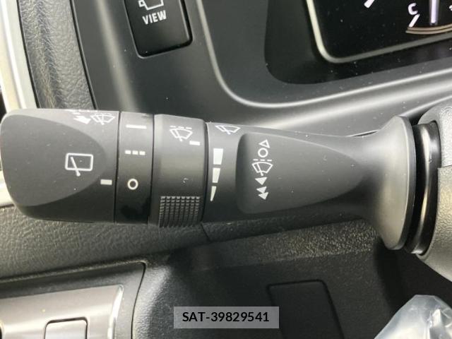 Toyota HIACE VAN 2026-01 8328001-15
