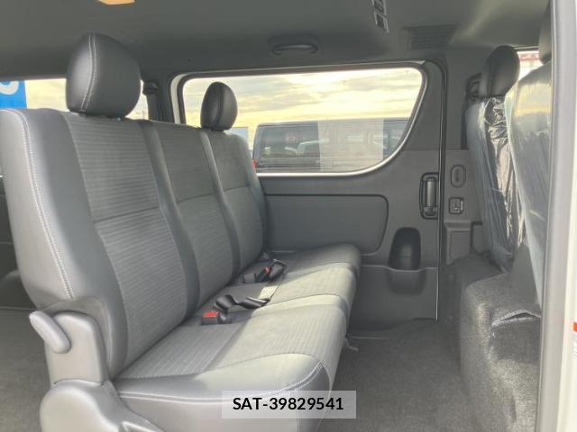 Toyota HIACE VAN 2026-01 8328001-4