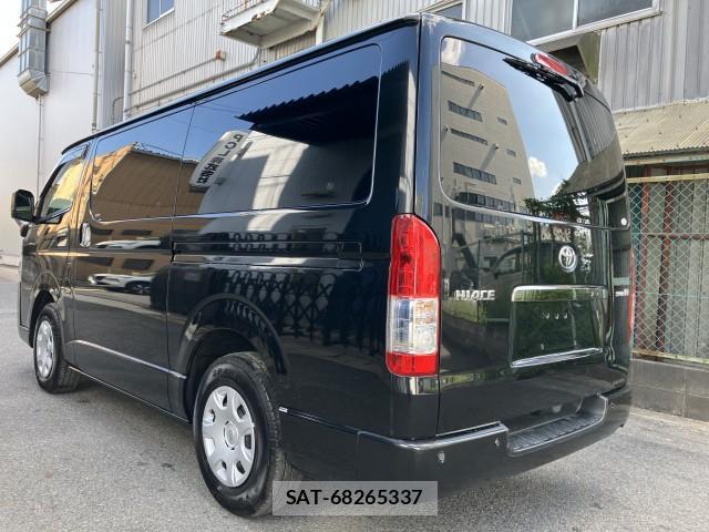 Toyota HIACE VAN 2024-04 8328792-2