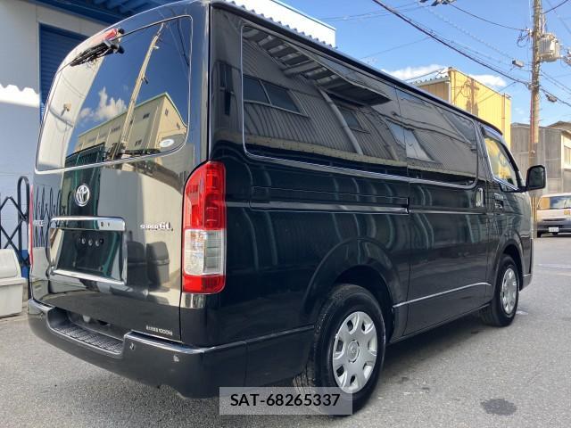 Toyota HIACE VAN 2024-04 8328792-3