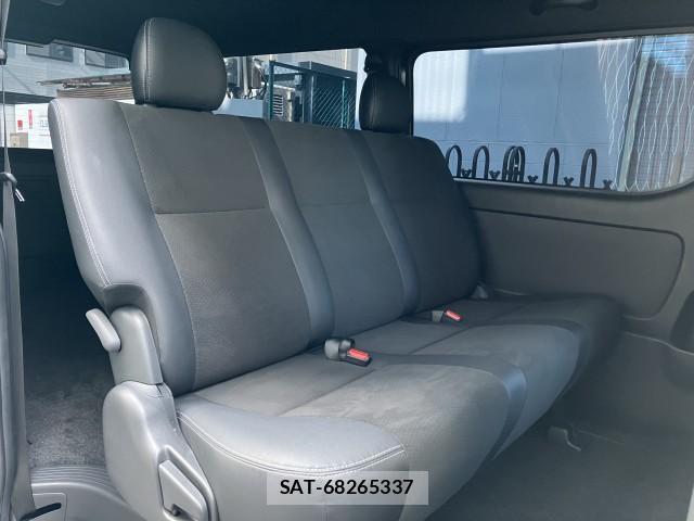 Toyota HIACE VAN 2024-04 8328792-6