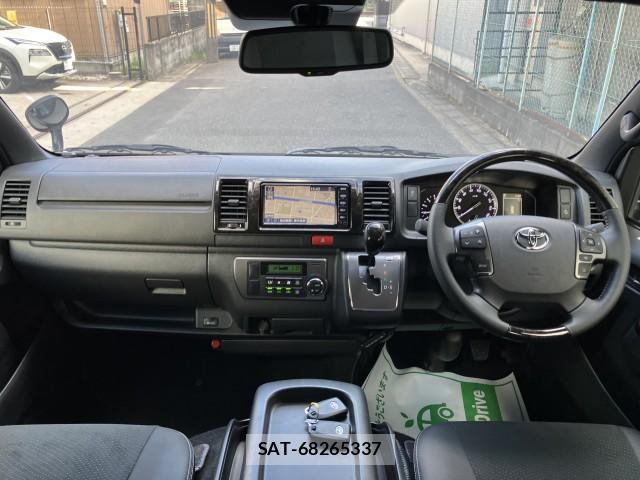 Toyota HIACE VAN 2024-04 8328792-7