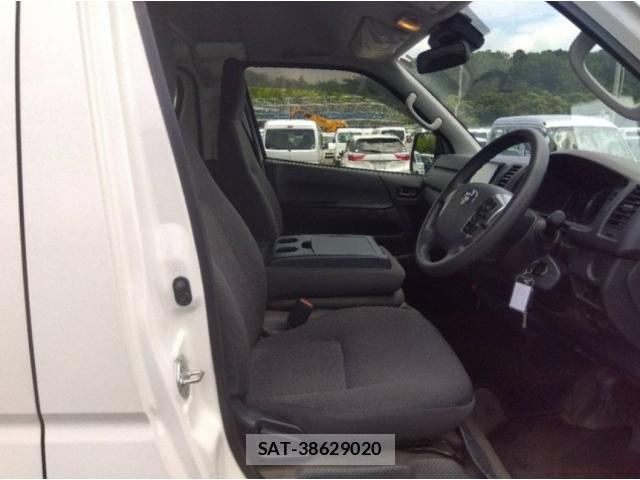 Toyota HIACE VAN 2023-11 8328793-3
