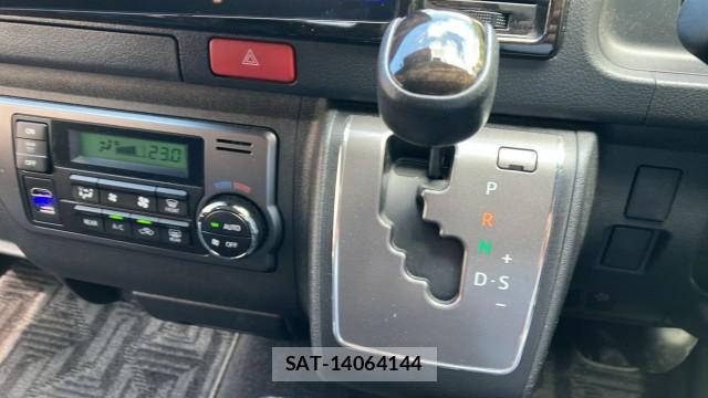 Toyota HIACE VAN 2022-12 8329334-14
