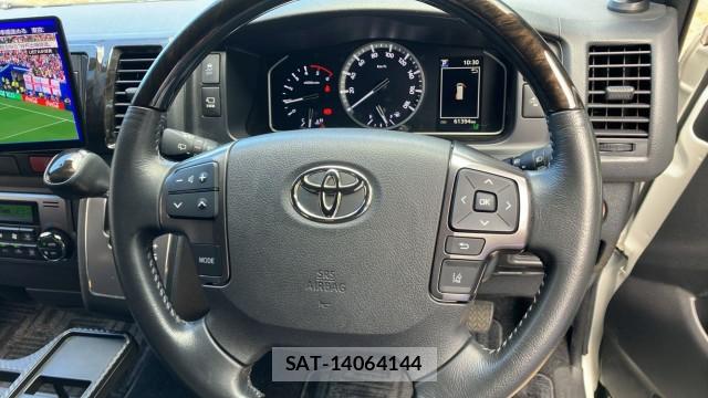 Toyota HIACE VAN 2022-12 8329334-16