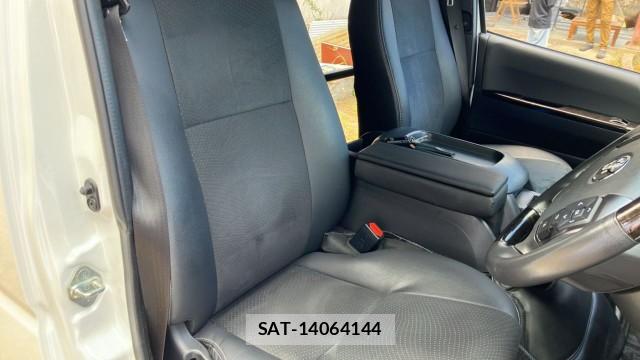 Toyota HIACE VAN 2022-12 8329334-5