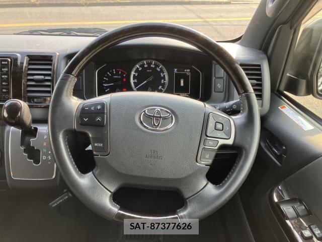 Toyota HIACE VAN 2022-04 8329380-10