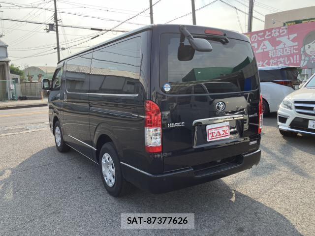 Toyota HIACE VAN 2022-04 8329380-12