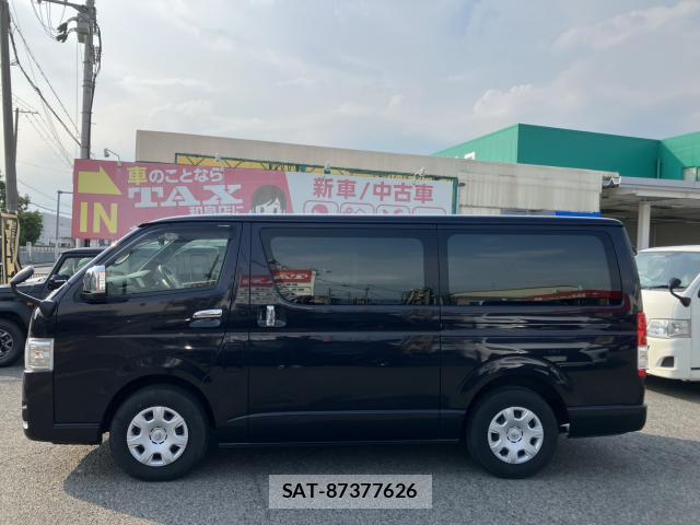 Toyota HIACE VAN 2022-04 8329380-17