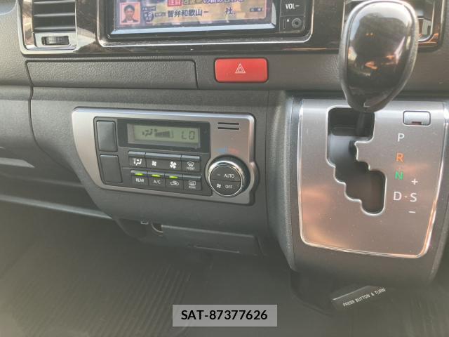 Toyota HIACE VAN 2022-04 8329380-5