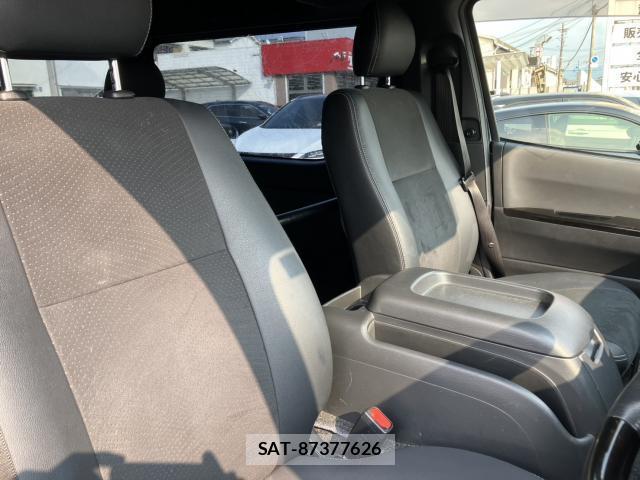 Toyota HIACE VAN 2022-04 8329380-8