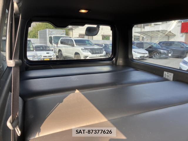 Toyota HIACE VAN 2022-04 8329380-9