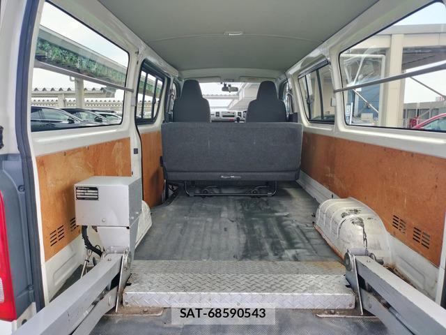 Toyota HIACE VAN 2012-03 8329503-9