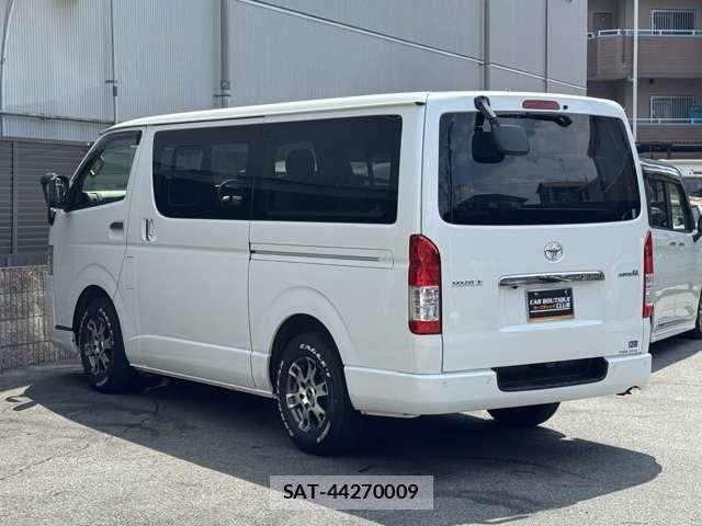 Toyota HIACE VAN 2023-08 8329849-5