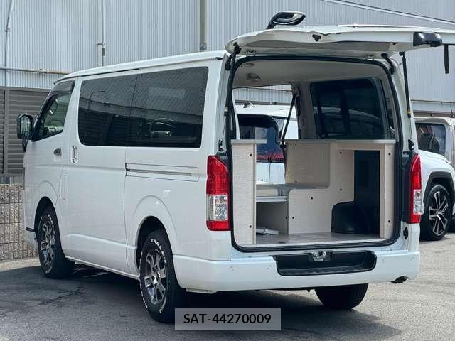 Toyota HIACE VAN 2023-08 8329849-6