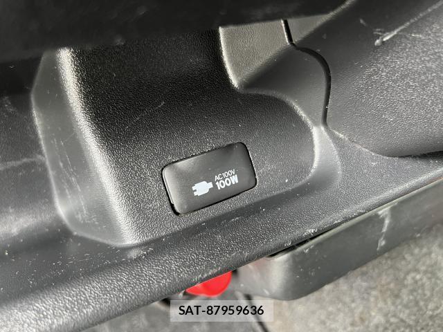 Toyota HIACE VAN 2021-08 8330080-12