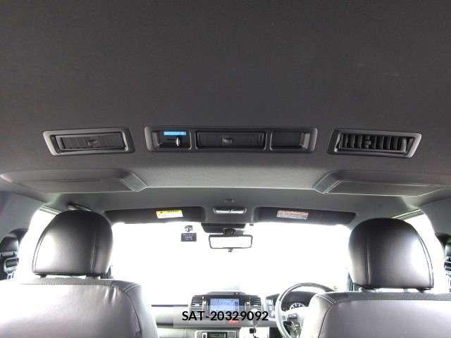 Toyota HIACE VAN 2022-08 8330335-9