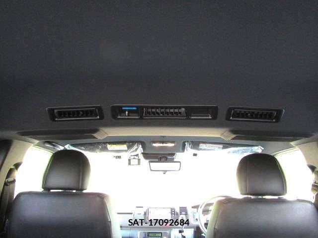 Toyota HIACE VAN 2025-06 8330336-11