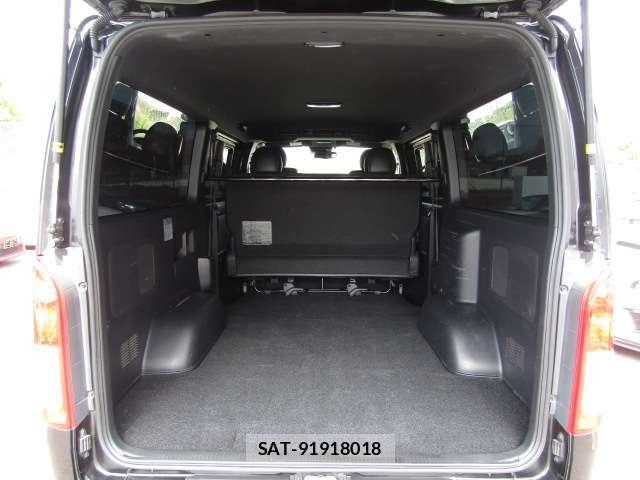 Toyota HIACE VAN 2021-08 8330337-12