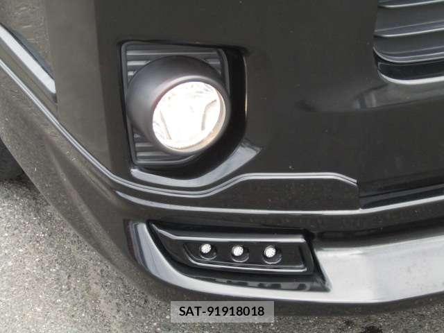 Toyota HIACE VAN 2021-08 8330337-13