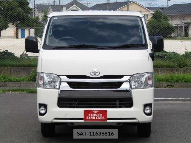 Toyota HIACE VAN 2020-08 8330338-12