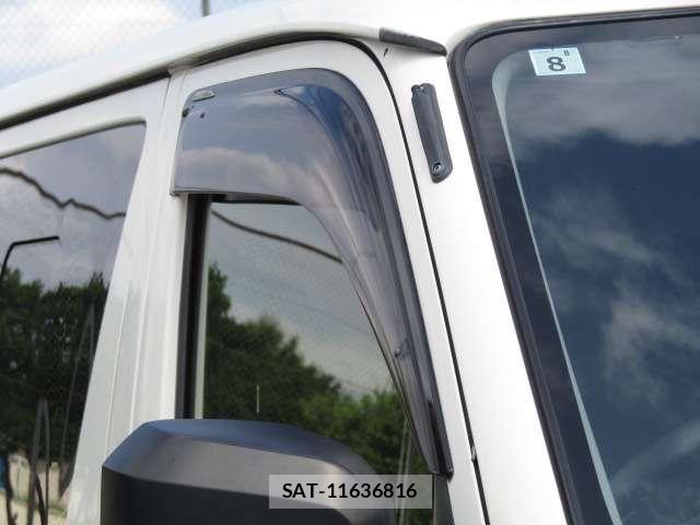 Toyota HIACE VAN 2020-08 8330338-14