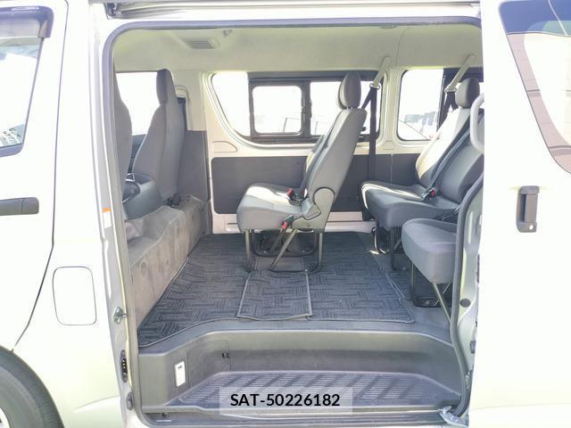 Toyota HIACE WAGON 2019-06 8329131-12