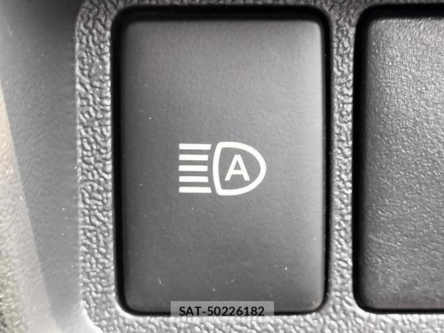 Toyota HIACE WAGON 2019-06 8329131-15
