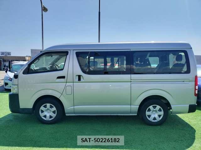 Toyota HIACE WAGON 2019-06 8329131-19