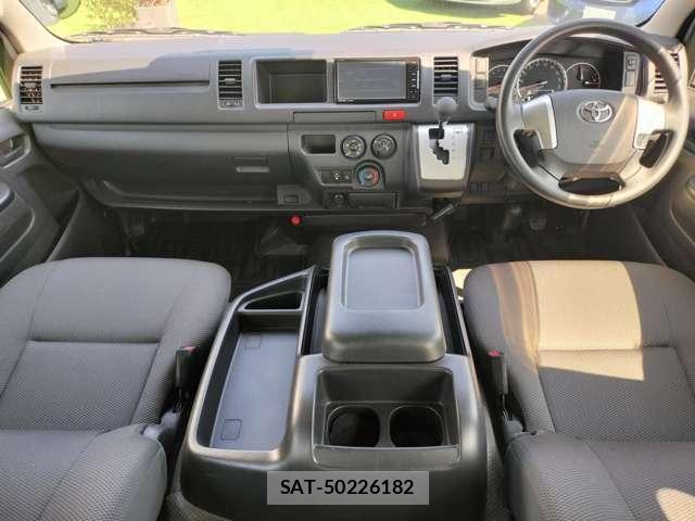 Toyota HIACE WAGON 2019-06 8329131-4