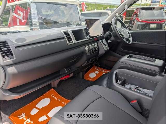 Toyota HIACE WAGON 2025-06 8330330-17