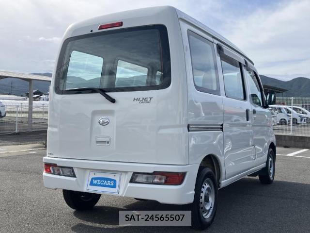 Daihatsu HIJET CARGO 2018-09 8327896-2