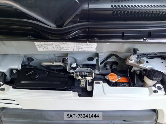 Daihatsu HIJET CARGO 2020-06 8328447-17