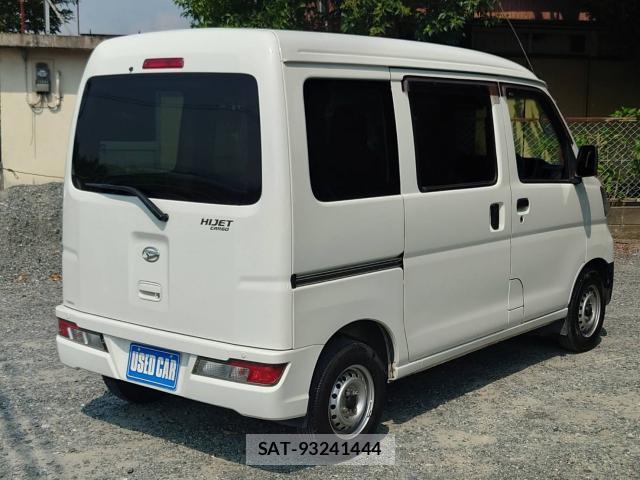 Daihatsu HIJET CARGO 2020-06 8328447-3