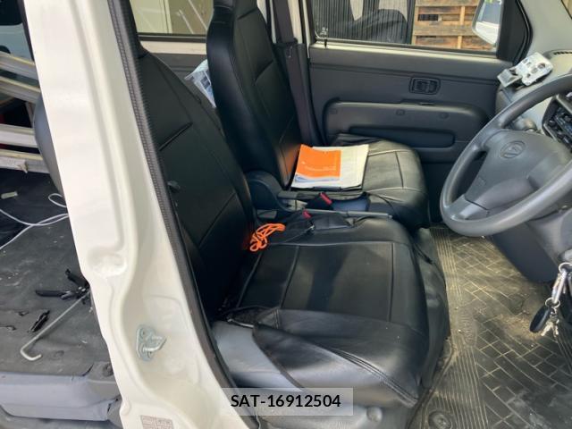 Daihatsu HIJET CARGO 2017-10 8328882-11