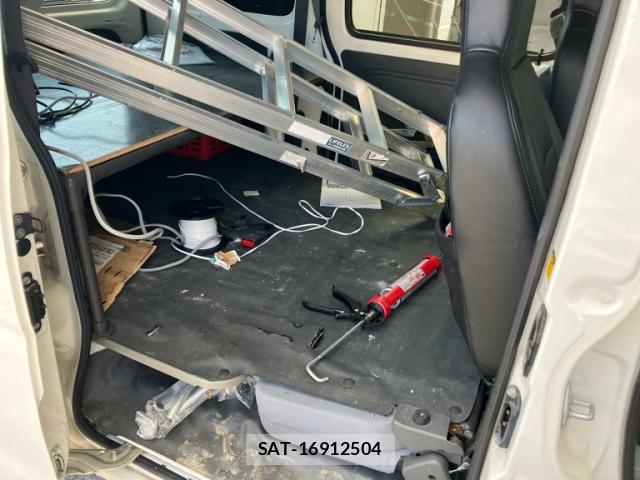Daihatsu HIJET CARGO 2017-10 8328882-14