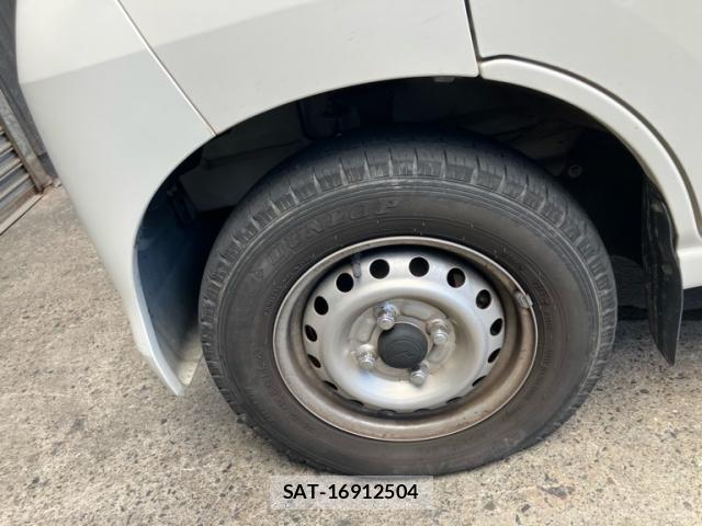 Daihatsu HIJET CARGO 2017-10 8328882-3