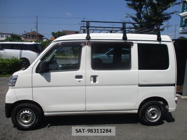 Daihatsu HIJET CARGO 2019-04 8330243-3